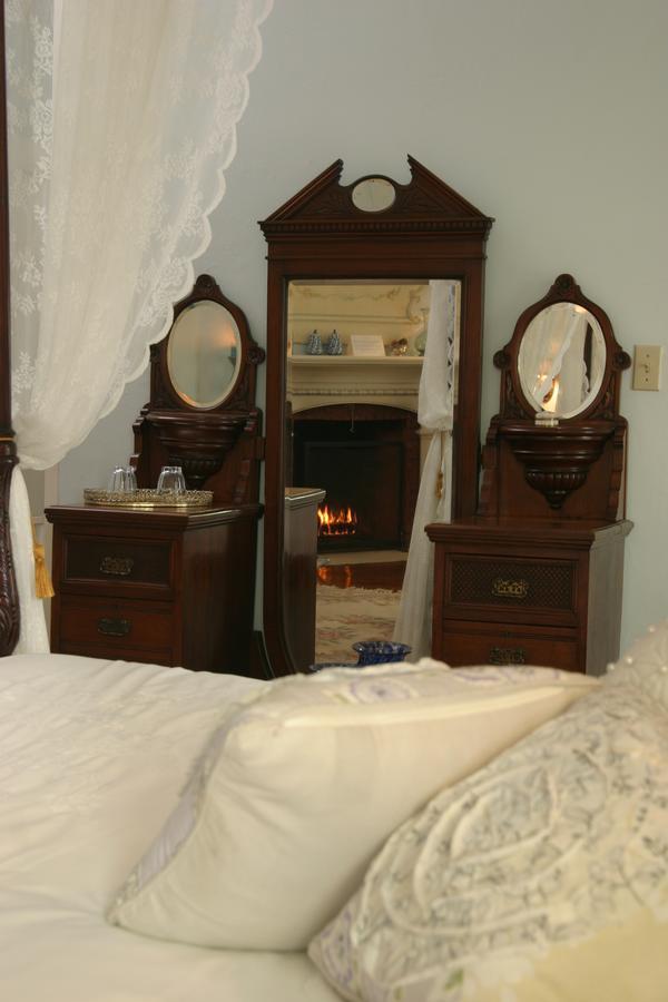 Grand Victorian Bed and Breakfast Niagara Falls Eksteriør billede